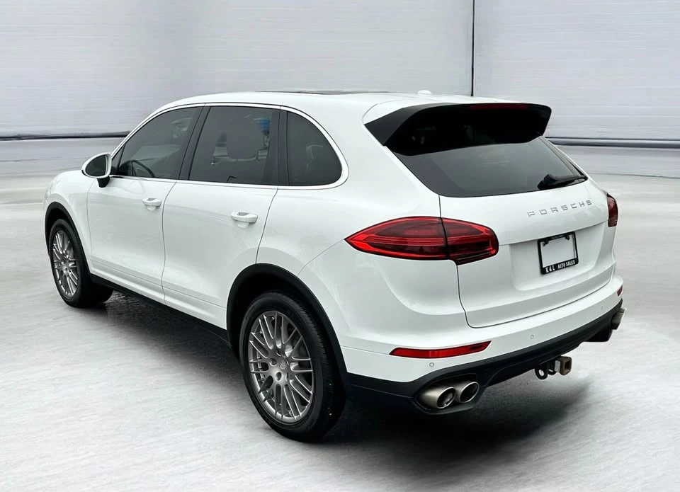 2015 Porsche 958 Cayenne S - Image 4 of 18