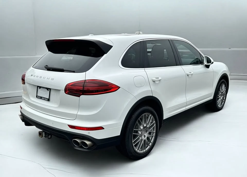 2015 Porsche 958 Cayenne S - Image 3 of 18