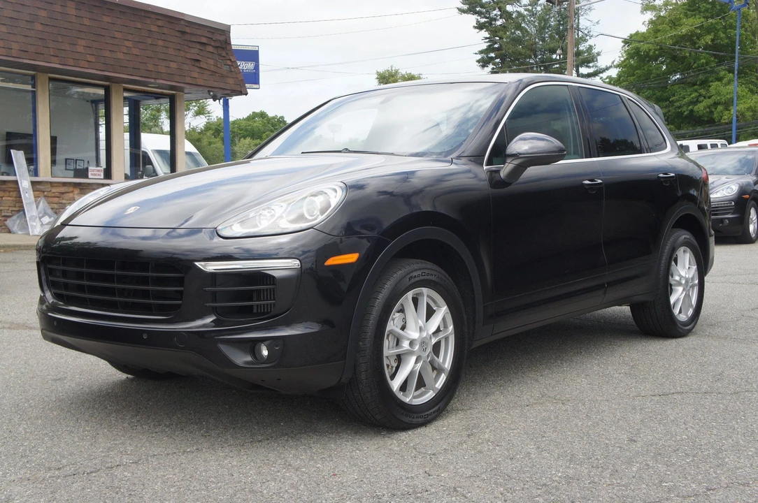 2015 Porsche 958 Cayenne S - Image 1 of 26