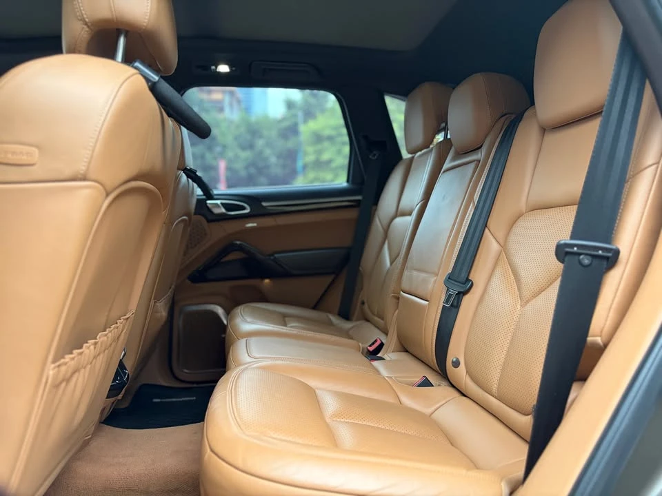 2015 Porsche Cayenne - Image 14 of 15