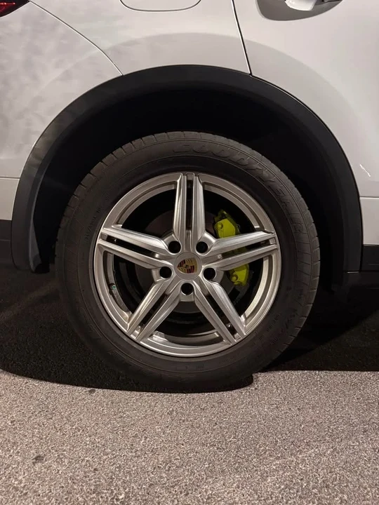 2015 Porsche 958 Cayenne S - Image 8 of 20