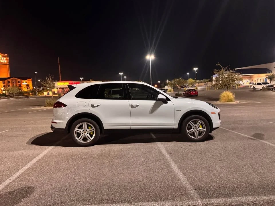 2015 Porsche 958 Cayenne S - Image 6 of 20