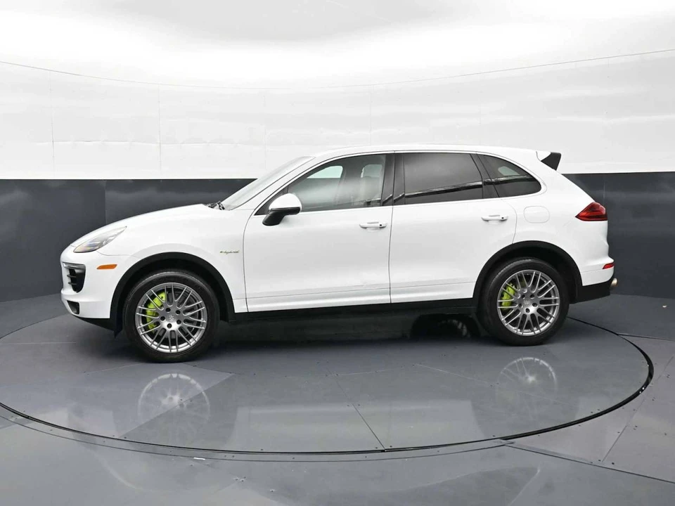 2015 Porsche 958 Cayenne - Image 2 of 5