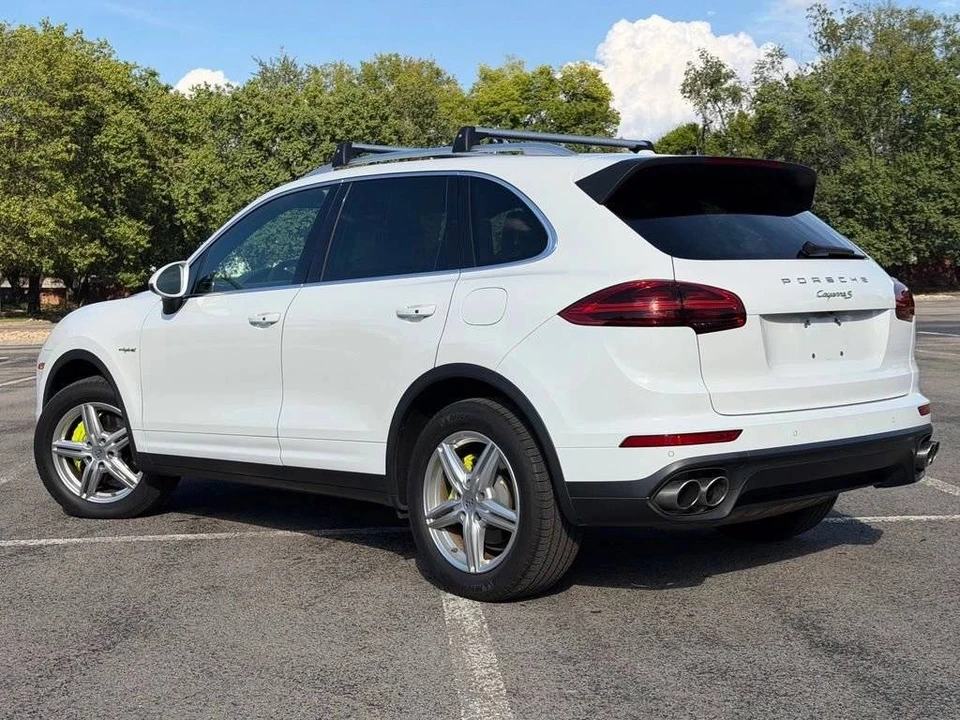 2015 Porsche 958 Cayenne - Image 3 of 4