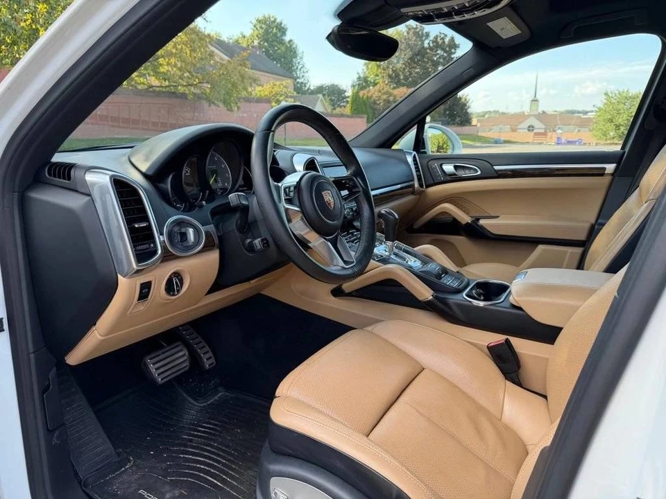 2015 Porsche 958 Cayenne - Image 4 of 4