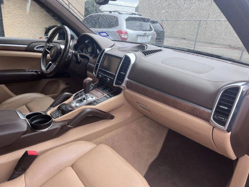 2015 Porsche 958 Cayenne - Image 17 of 24