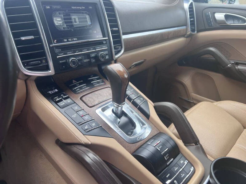 2015 Porsche 958 Cayenne - Image 12 of 24