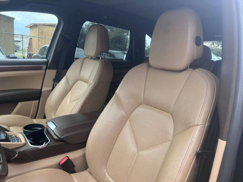 2015 Porsche 958 Cayenne - Image 13 of 24