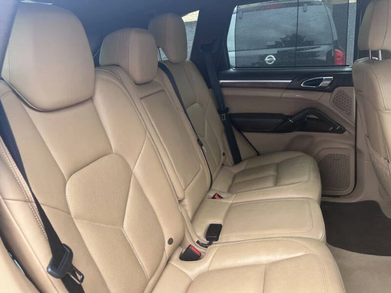 2015 Porsche 958 Cayenne - Image 15 of 24
