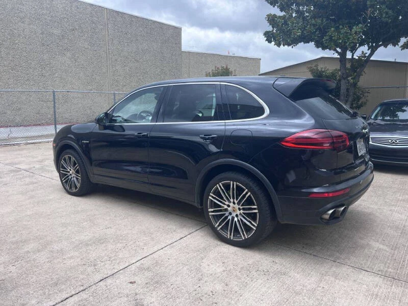 2015 Porsche 958 Cayenne - Image 2 of 24