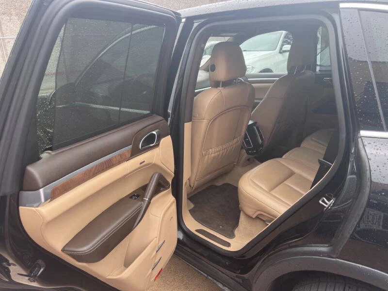 2015 Porsche 958 Cayenne - Image 8 of 24
