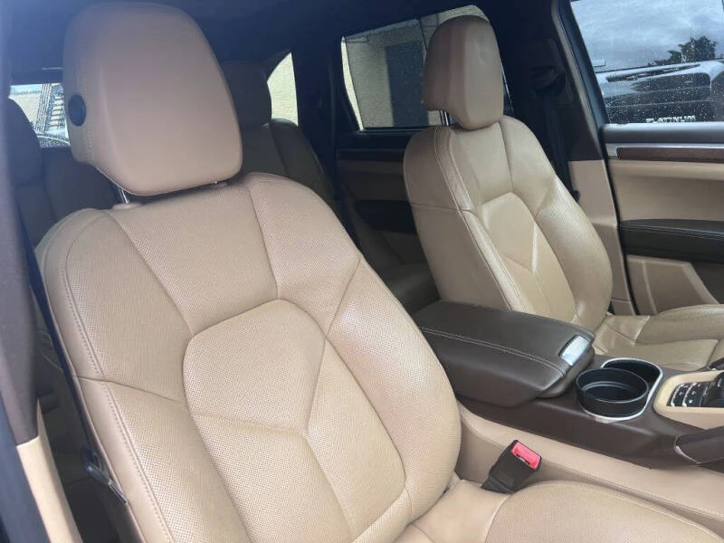 2015 Porsche 958 Cayenne - Image 16 of 24