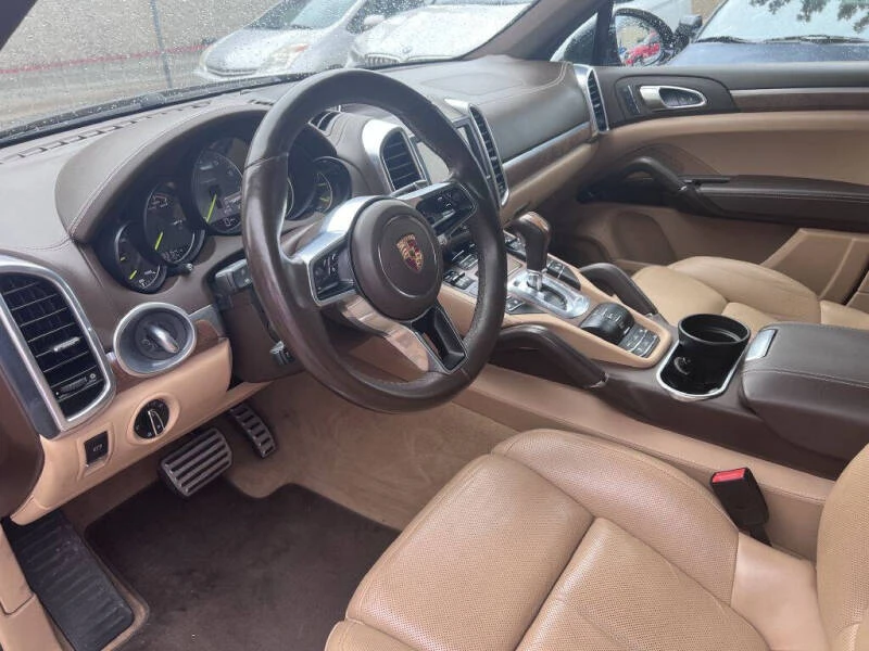 2015 Porsche 958 Cayenne - Image 11 of 24