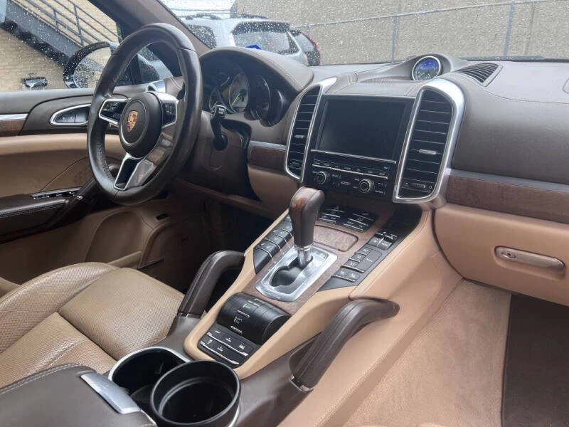 2015 Porsche 958 Cayenne - Image 18 of 24