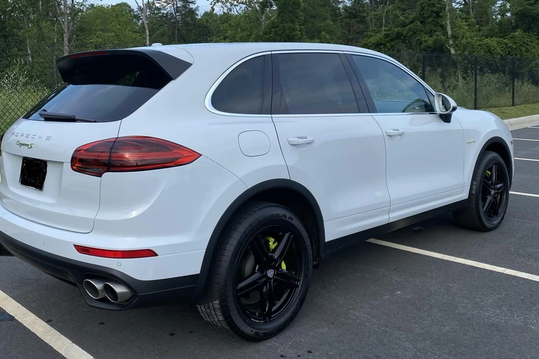 2015 Porsche 958 Cayenne S - Image 9 of 31