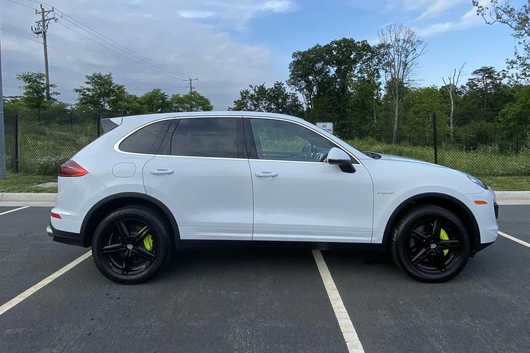 2015 Porsche 958 Cayenne S - Image 10 of 31