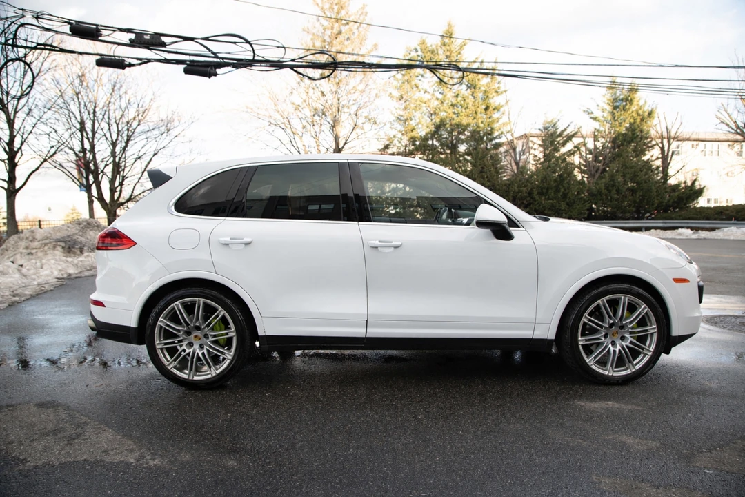 2015 Porsche 958 Cayenne S - Image 13 of 31