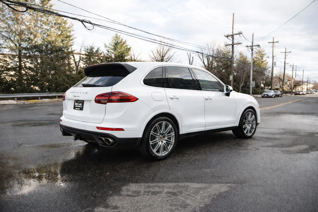 2015 Porsche 958 Cayenne S - Image 14 of 31