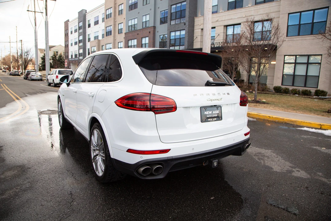 2015 Porsche 958 Cayenne S - Image 17 of 31