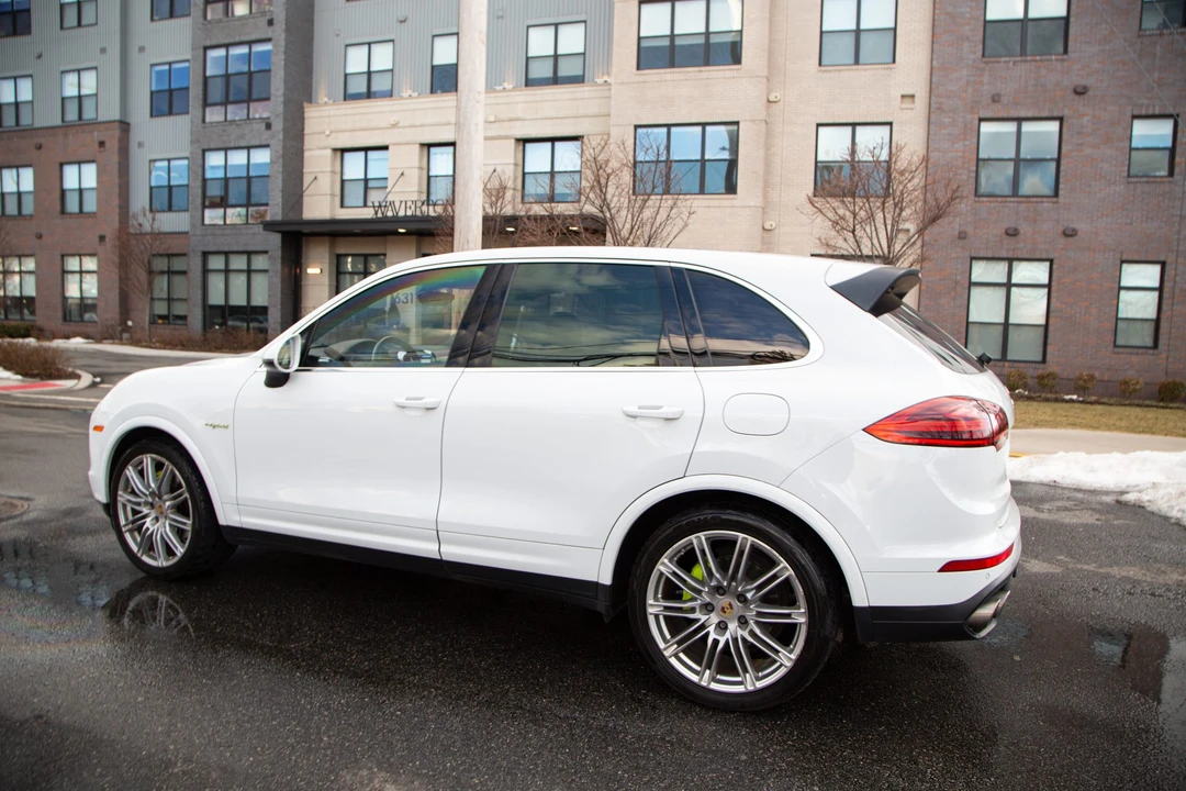 2015 Porsche 958 Cayenne S - Image 19 of 31