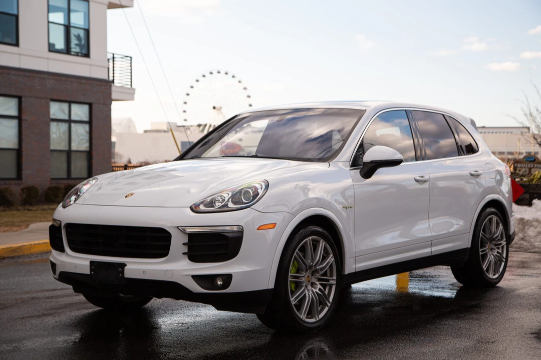 2015 Porsche 958 Cayenne S - Image 4 of 31