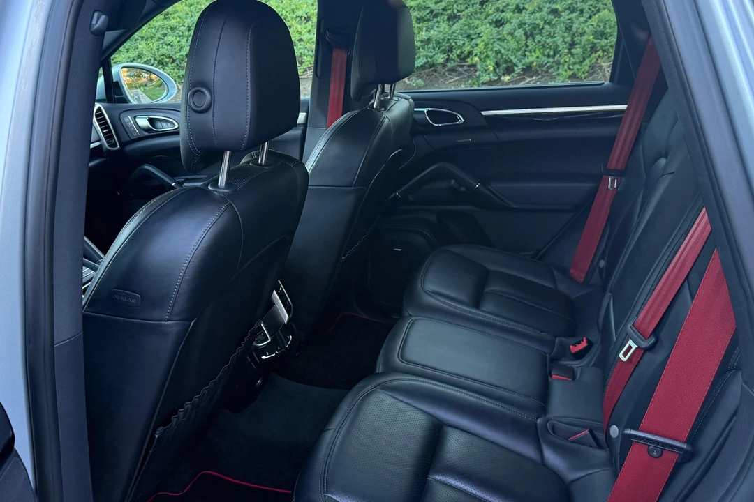 2015 Porsche 958 Cayenne S - Image 26 of 31
