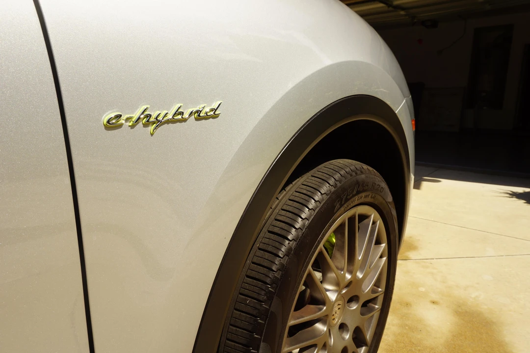 2015 Porsche 958 Cayenne S - Image 16 of 31