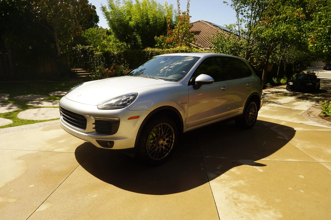 2015 Porsche 958 Cayenne S - Image 9 of 31