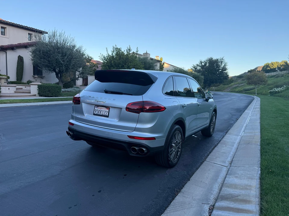 2015 Porsche 958 Cayenne S - Image 6 of 31