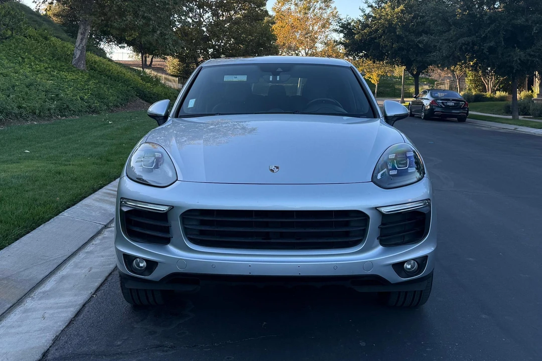 2015 Porsche 958 Cayenne S - Image 2 of 31