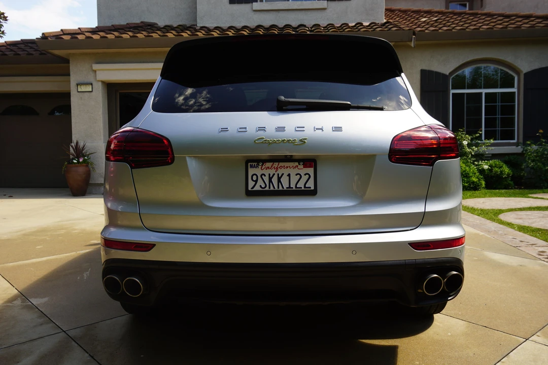 2015 Porsche 958 Cayenne S - Image 10 of 31