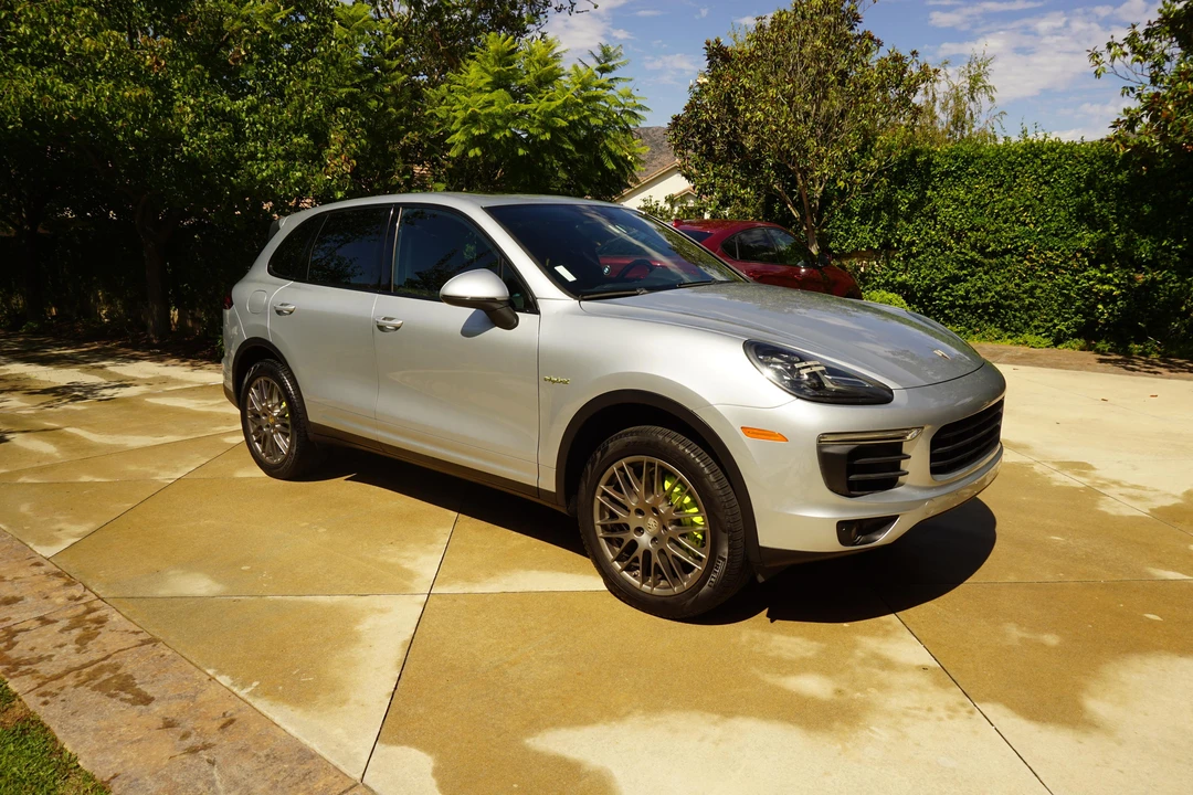 2015 Porsche 958 Cayenne S - Image 13 of 31