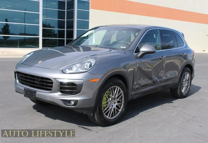 2015 Porsche 958 Cayenne - Image 2 of 31