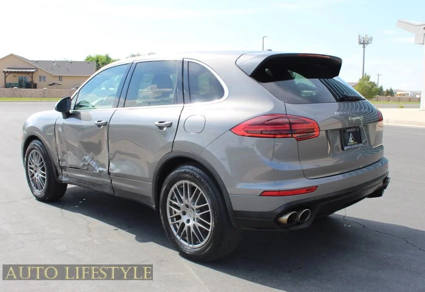 2015 Porsche 958 Cayenne - Image 10 of 31