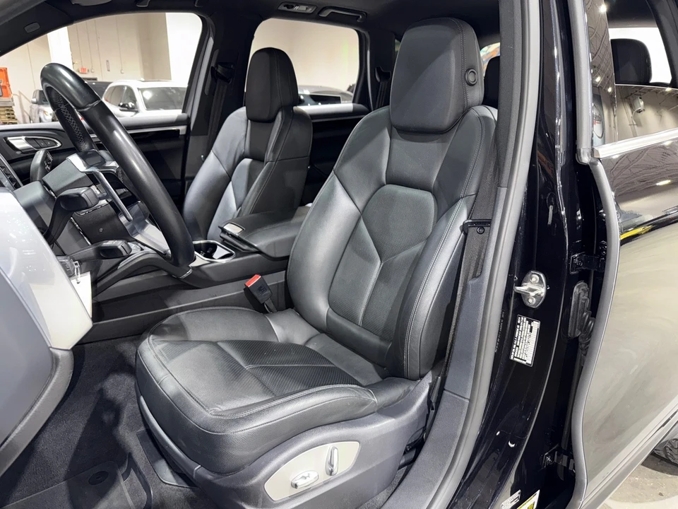 2015 Porsche 958 Cayenne S - Image 10 of 12