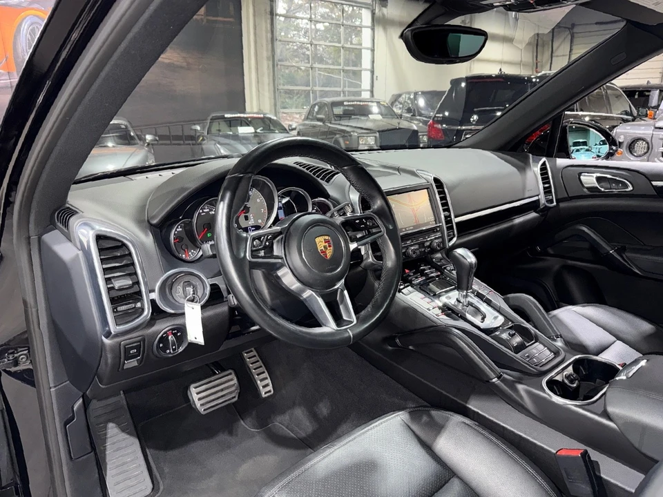2015 Porsche 958 Cayenne S - Image 8 of 12