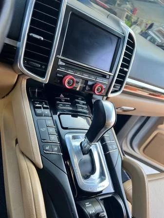 2015 Porsche 958 Cayenne S - Image 7 of 19
