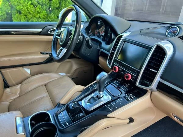 2015 Porsche 958 Cayenne S - Image 5 of 19