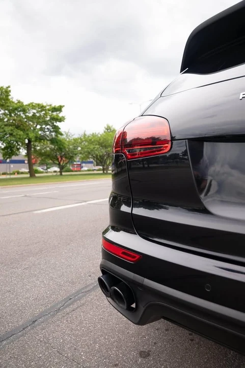 2015 Porsche 958 Cayenne S - Image 9 of 20
