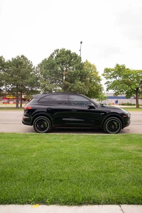 2015 Porsche 958 Cayenne S - Image 5 of 20