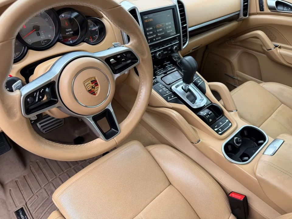 2015 Porsche 958 Cayenne S - Image 7 of 10