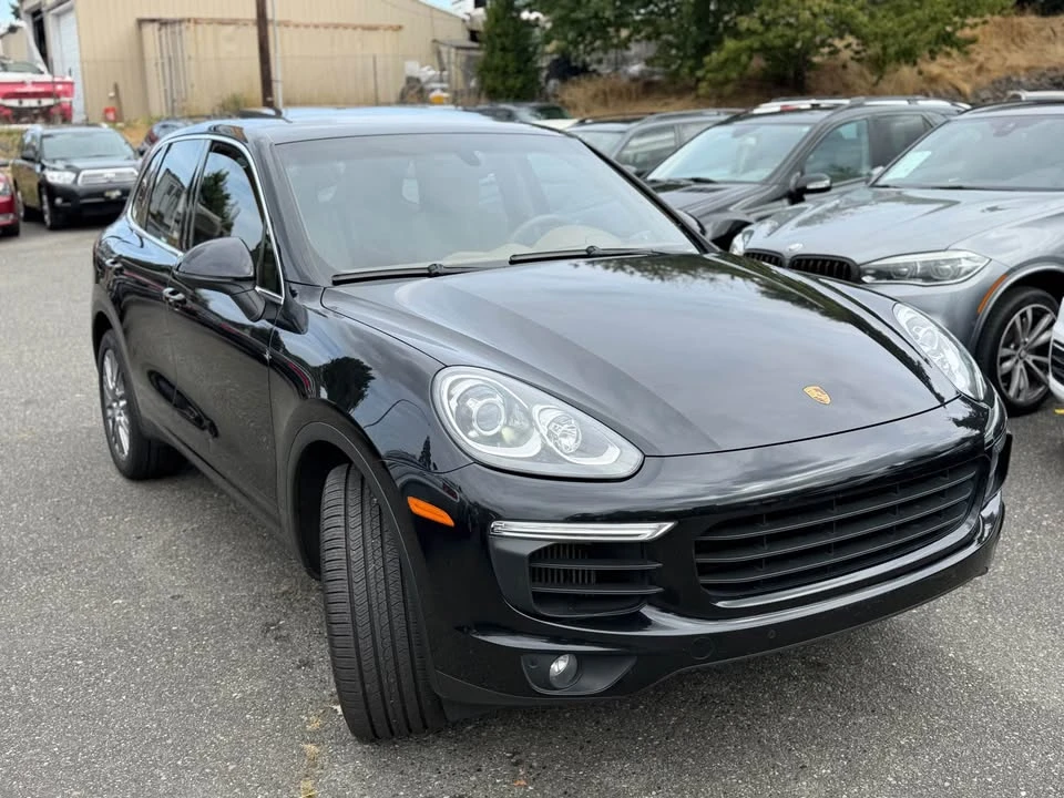 2015 Porsche 958 Cayenne S - Image 2 of 10