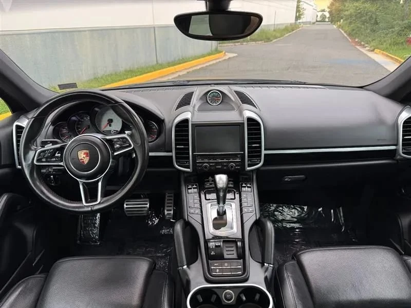 2015 Porsche 958 Cayenne S - Image 11 of 20