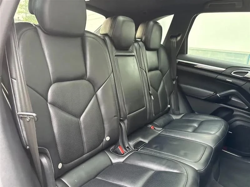 2015 Porsche 958 Cayenne S - Image 15 of 20
