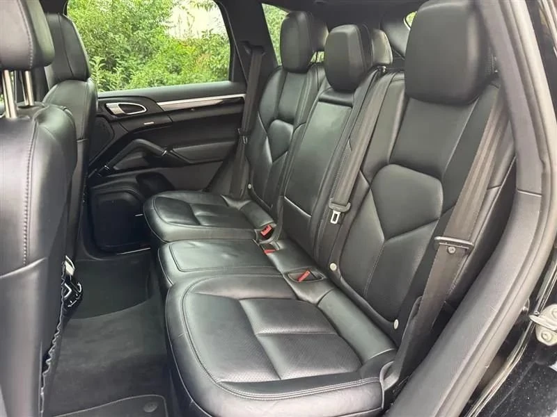 2015 Porsche 958 Cayenne S - Image 14 of 20