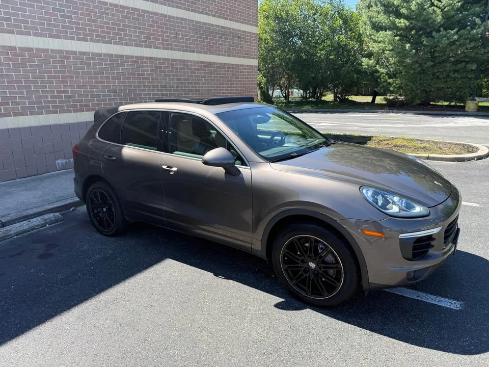 2015 Porsche 958 Cayenne S - Image 9 of 16