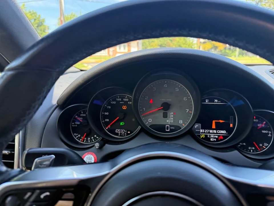 2015 Porsche 958 Cayenne S - Image 13 of 16