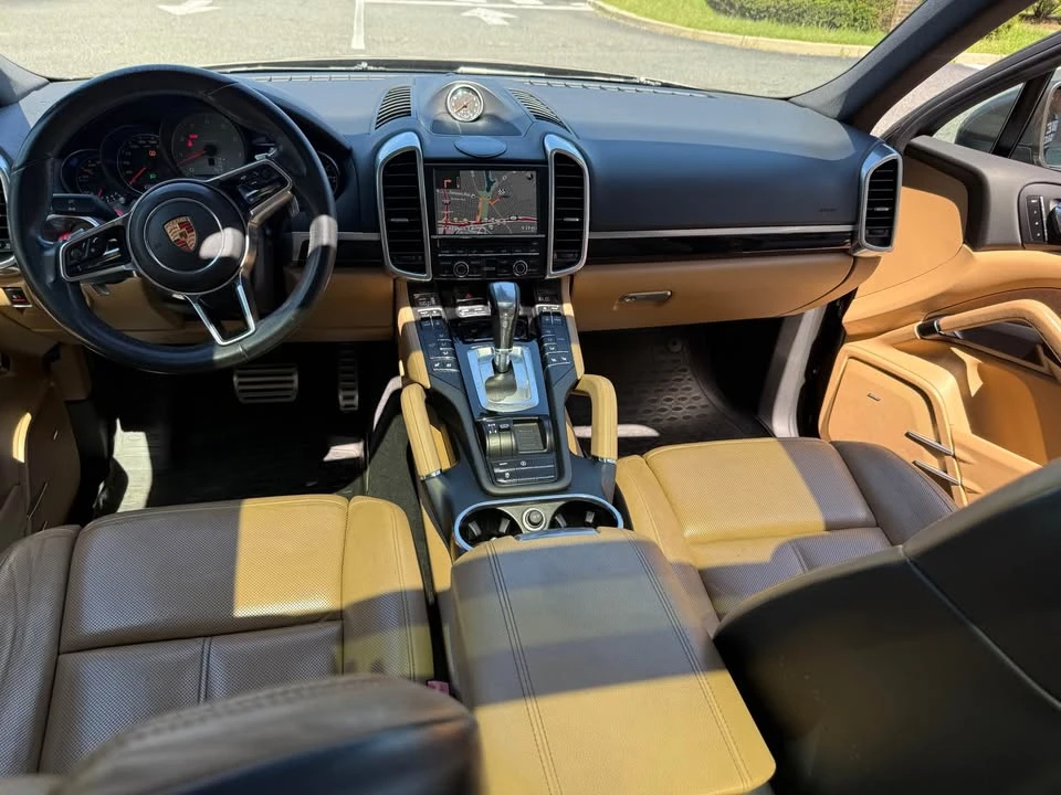 2015 Porsche 958 Cayenne S - Image 14 of 16