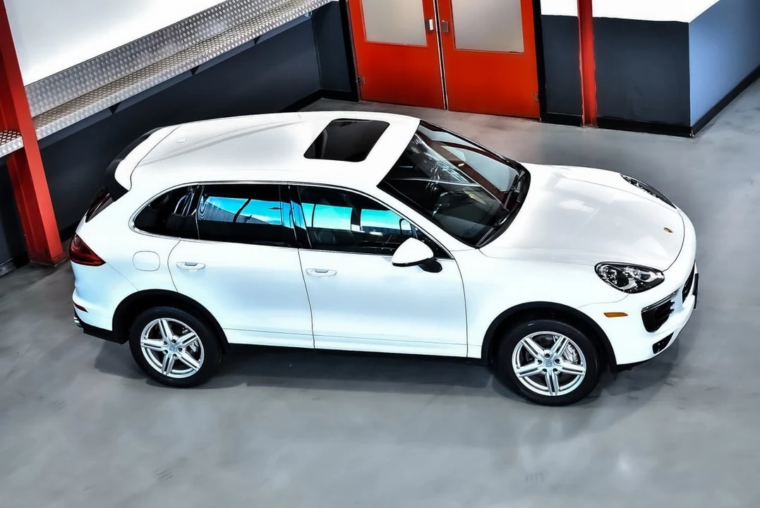 2015 Porsche 958 Cayenne S - Image 18 of 31