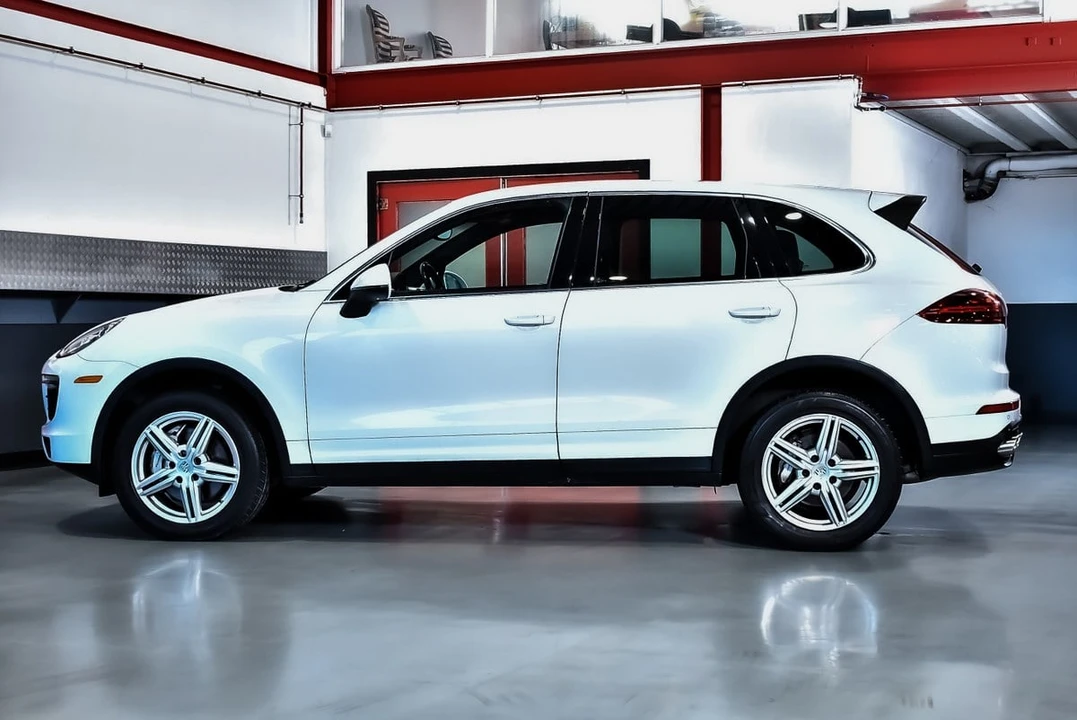 2015 Porsche 958 Cayenne S - Image 25 of 31